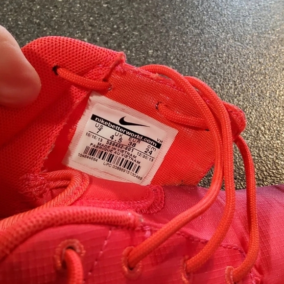 Women's Roshe Nike Sneakers Size 7 Pink Purple Silver Used - Picture 8 of 8